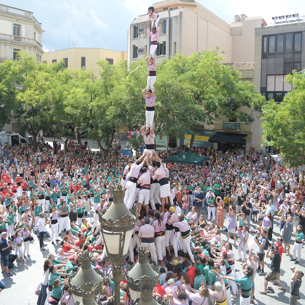 El pilar de 8 amb torre i manilles dels Minyons de Terrassa